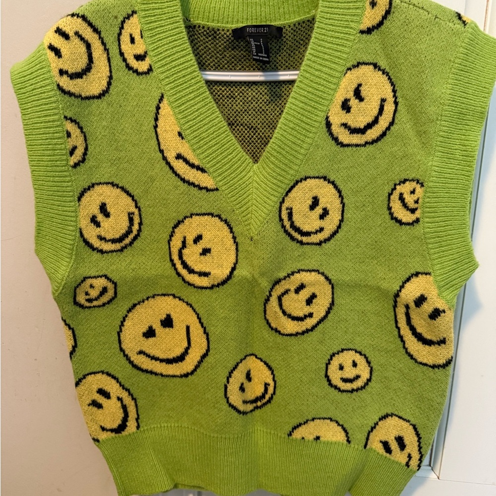 Brand new! Forever 21, knit vest size Small